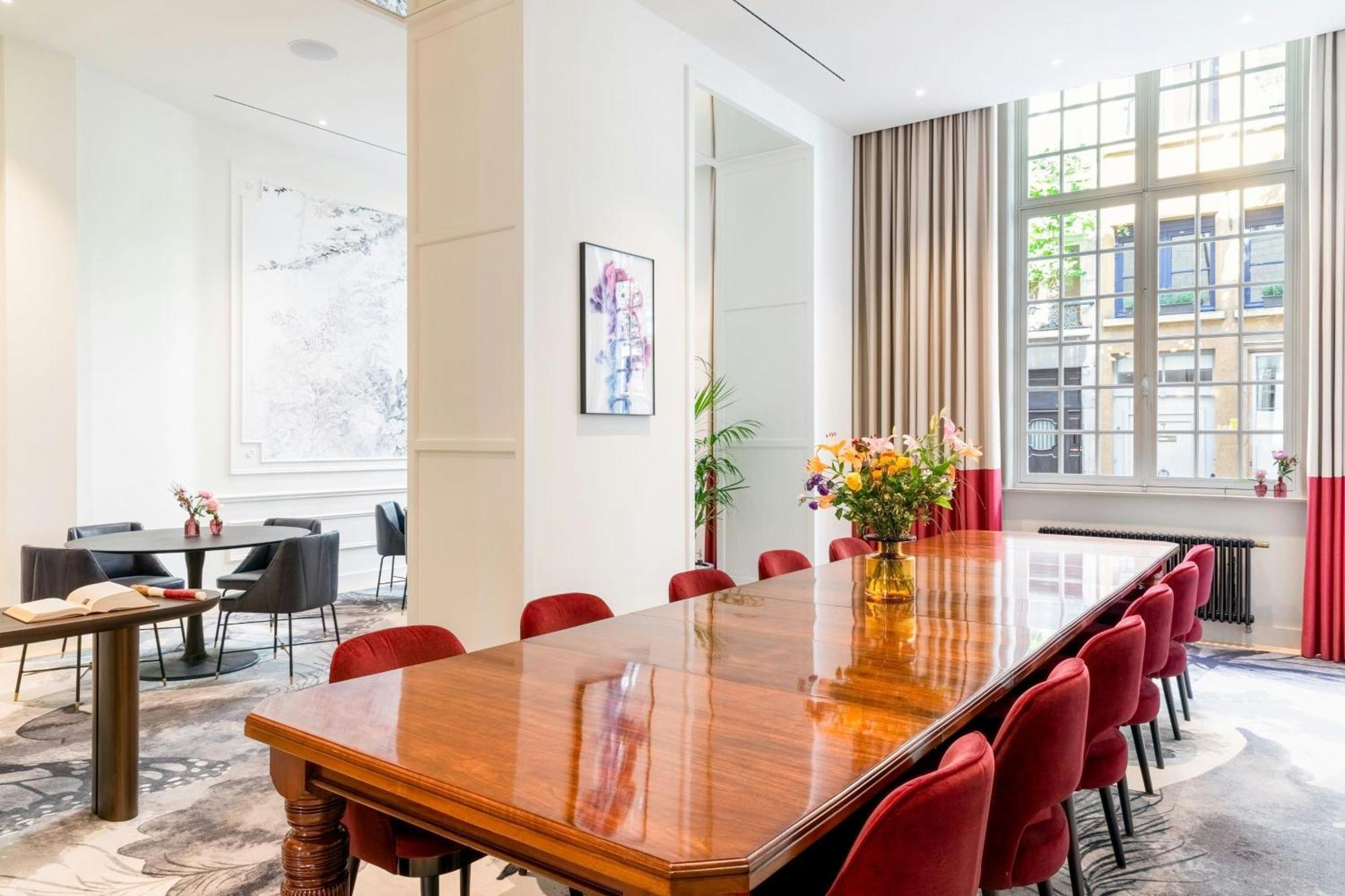 Sapphire House Antwerp, Autograph Collection By Marriott Hotel Ngoại thất bức ảnh The boardroom at the London headquarters