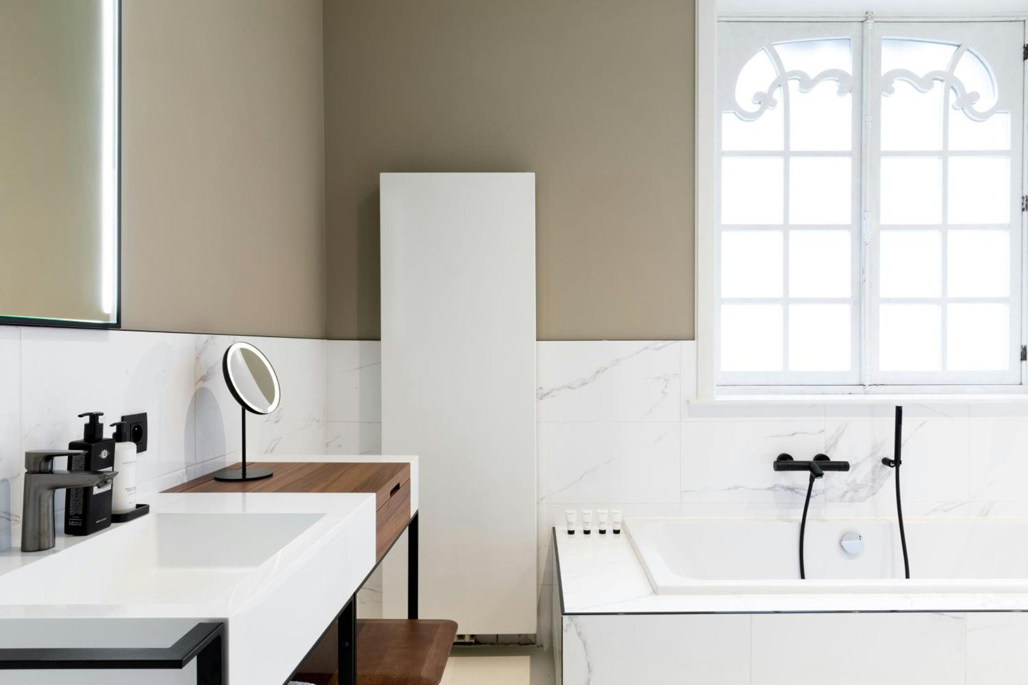 Sapphire House Antwerp, Autograph Collection By Marriott Hotel Ngoại thất bức ảnh Bathroom