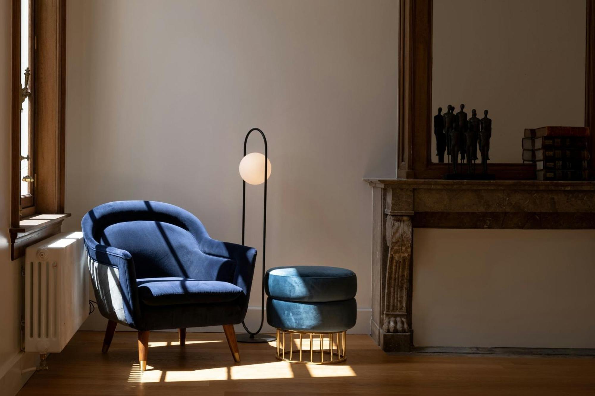 Sapphire House Antwerp, Autograph Collection By Marriott Hotel Ngoại thất bức ảnh Floor lamp